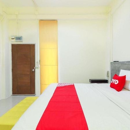 Oyo 412 7 Days Hotel Chiang Mai Extérieur photo