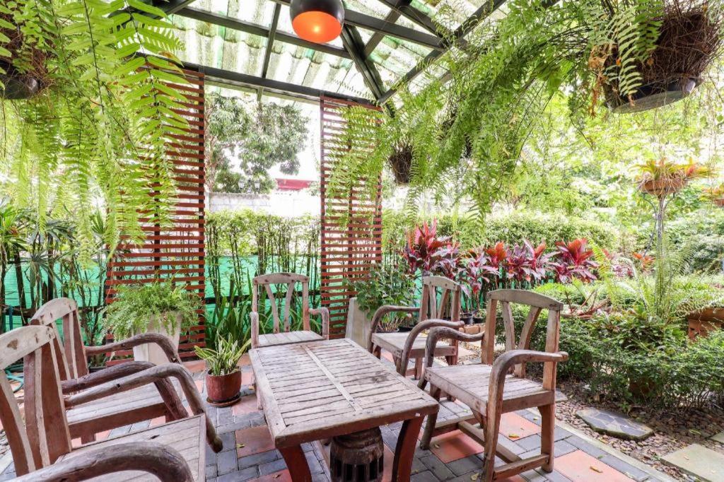 Oyo 412 7 Days Hotel Chiang Mai Extérieur photo