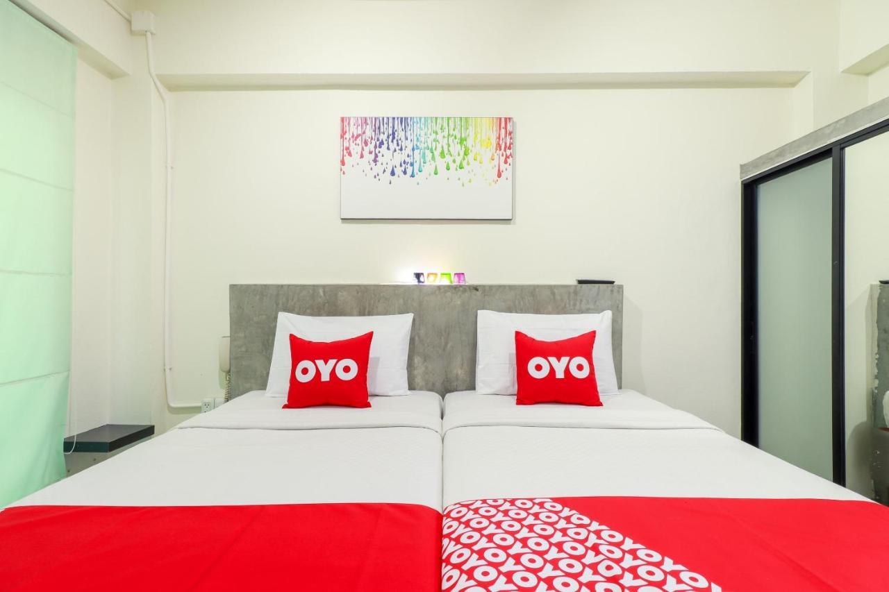 Oyo 412 7 Days Hotel Chiang Mai Extérieur photo