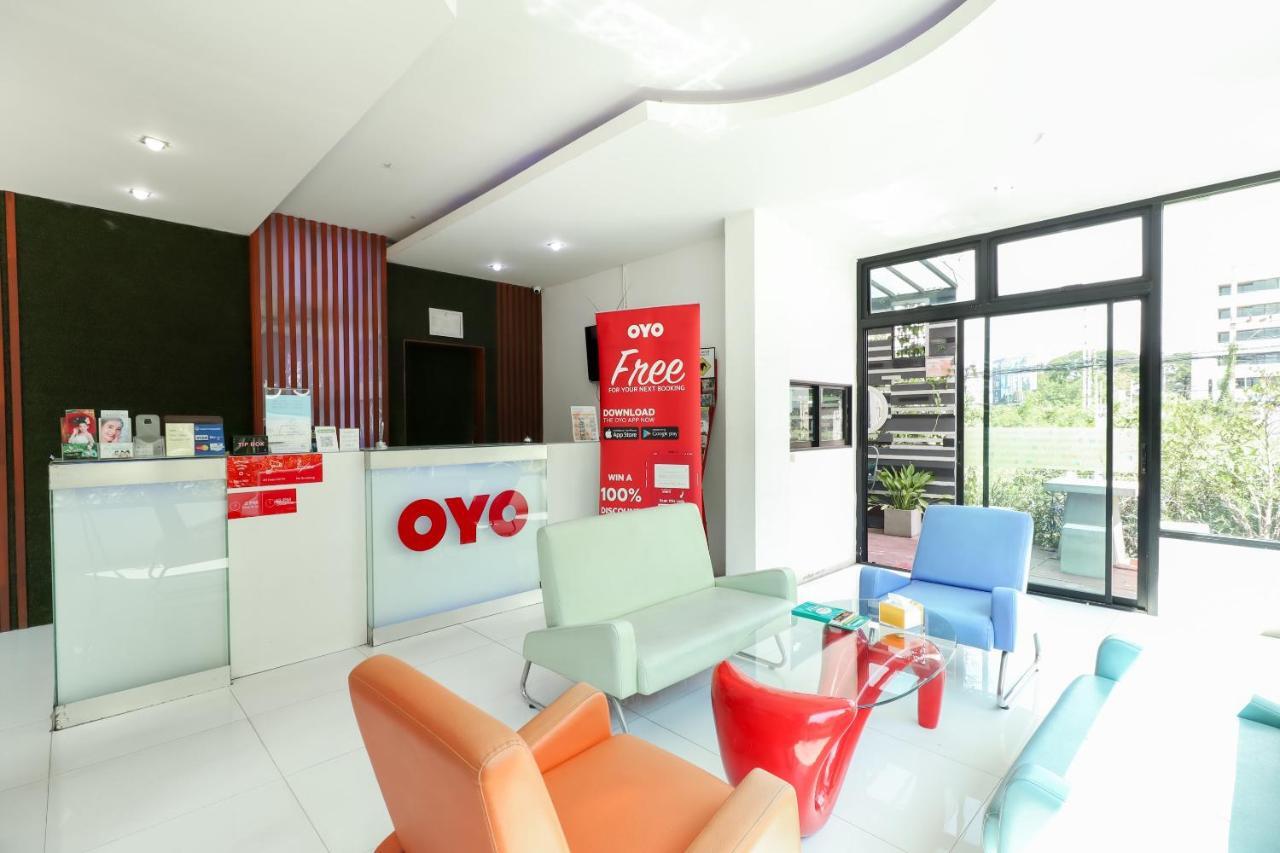 Oyo 412 7 Days Hotel Chiang Mai Extérieur photo