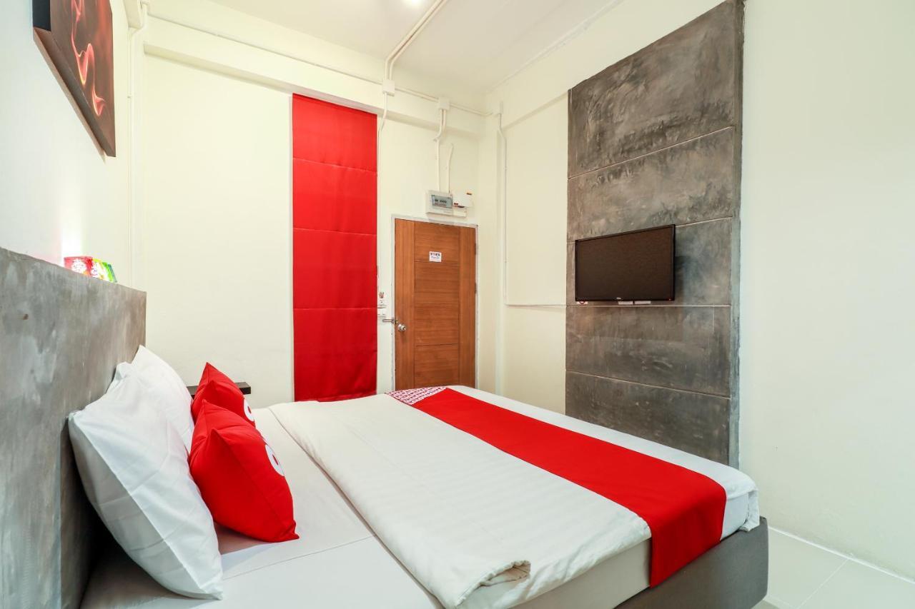 Oyo 412 7 Days Hotel Chiang Mai Extérieur photo