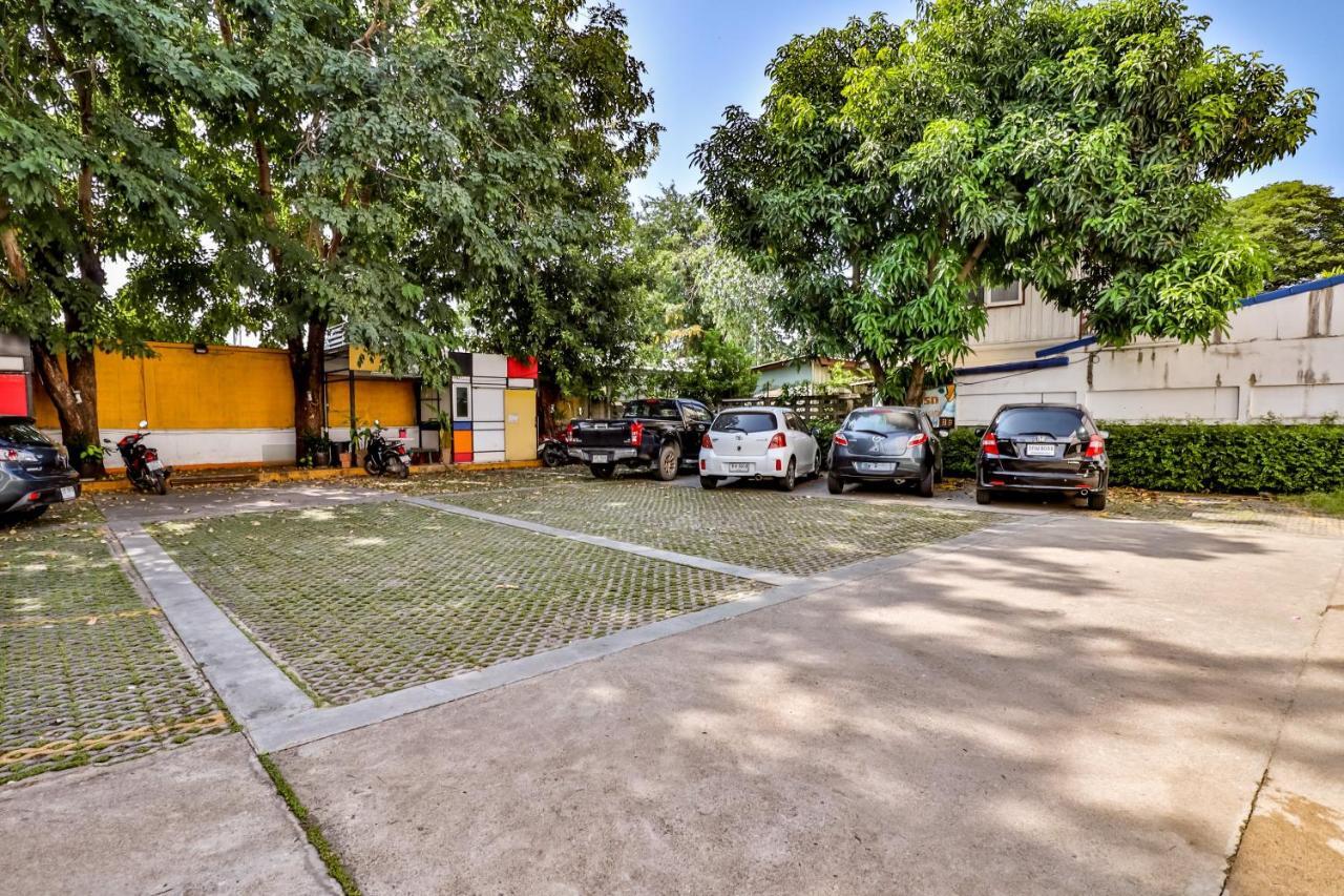 Oyo 412 7 Days Hotel Chiang Mai Extérieur photo