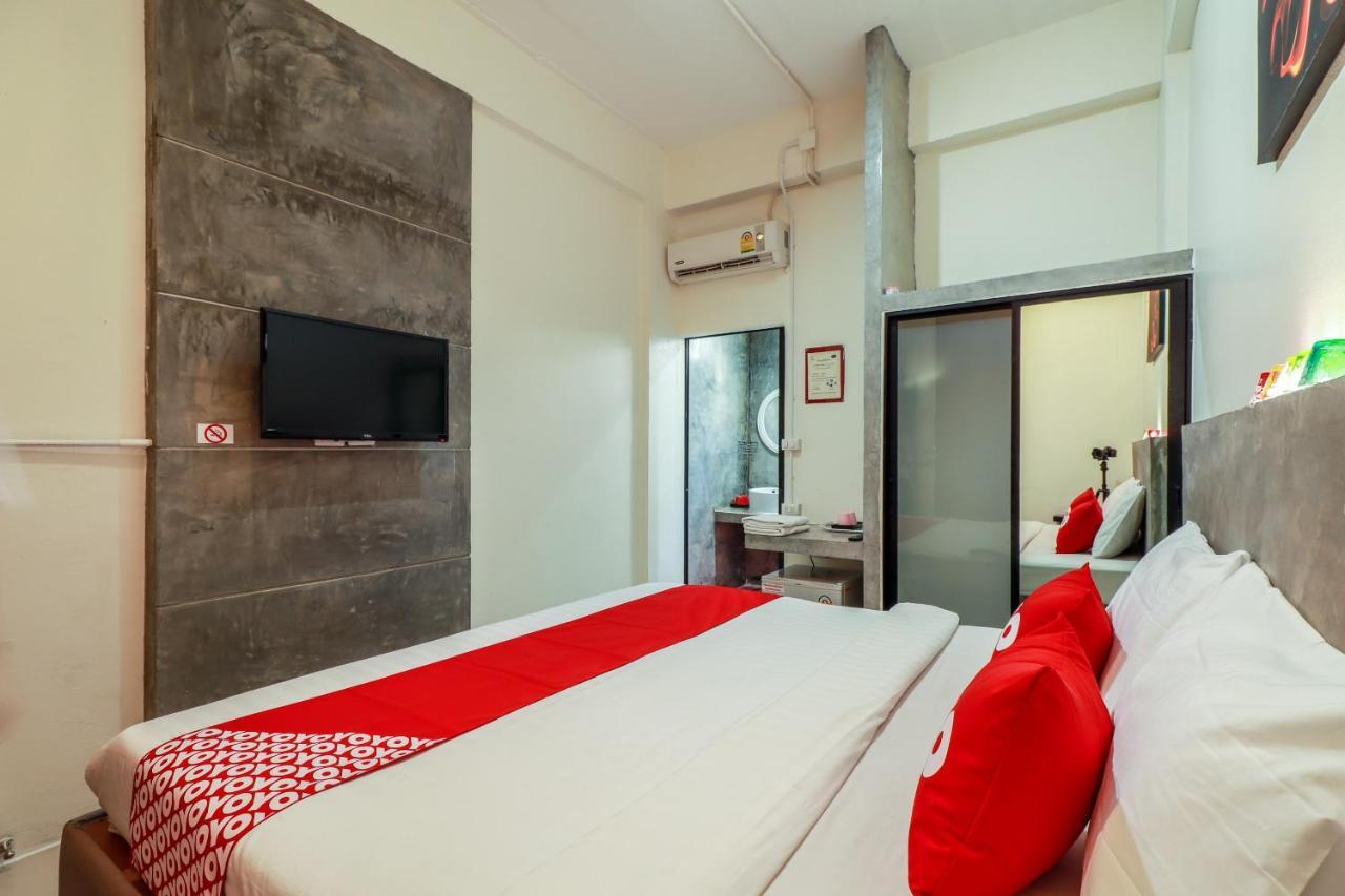 Oyo 412 7 Days Hotel Chiang Mai Extérieur photo